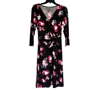 Kate & Mallory size medium 3/4 sleeve length v neck slick stretchy dress